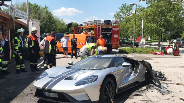 The first trip of supercar Ford GT ended with total destruction