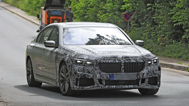 The first tests of restyling BMW 7-Series 