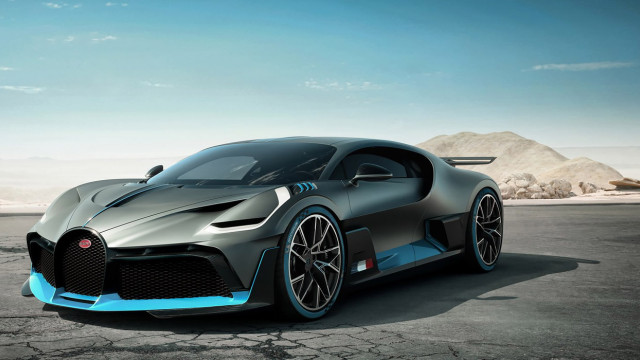 Bugatti Divo appeared in all glory