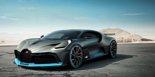 Bugatti Divo appeared in all glory