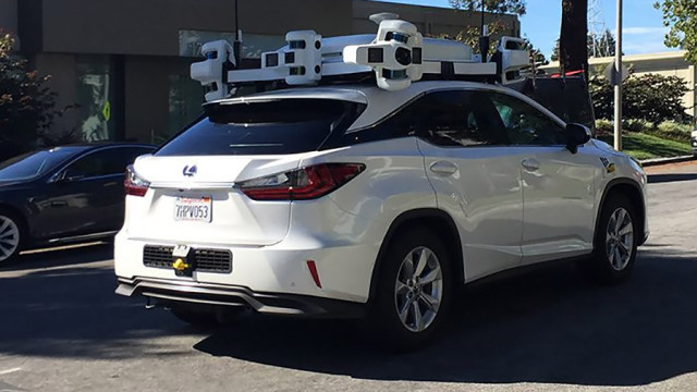 An unmanned vehicle of Apple became a participant in an accident for the first time