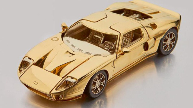 Gold copy of Ford GT will be sold at auction