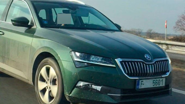 Skoda Superb 2019 tested without camouflage