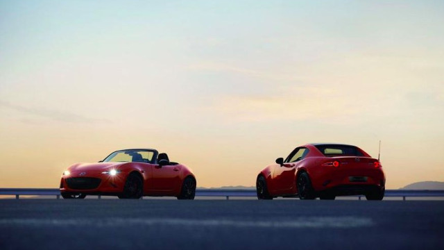 Mazda MX-5 appeared in an anniversary performance