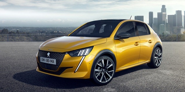Peugeot 208 hatchback officially became an electric car