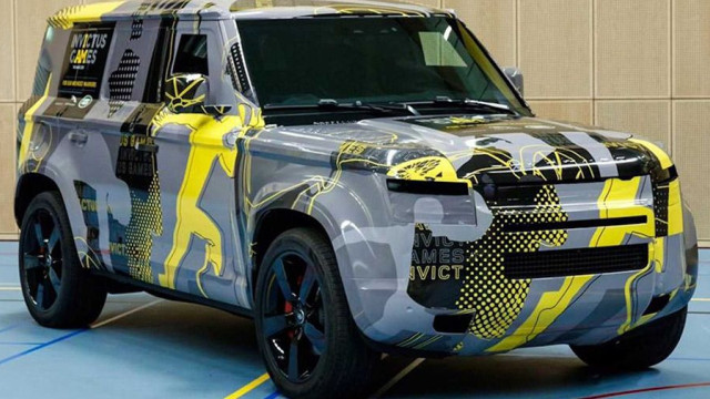 New Land Rover Defender removed a camouflage part 