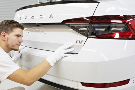 The first hybrid car from Skoda goes into production