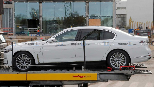 The first tests started for BMW i7