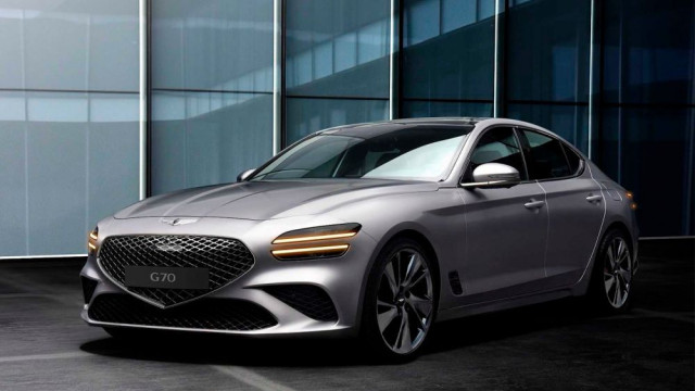 New photos of the updated Genesis G70