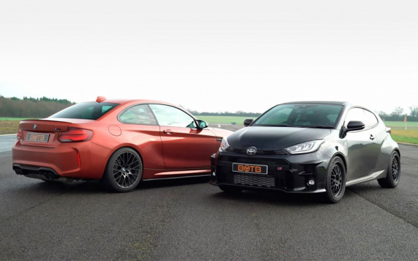 Toyota Yaris and BMW M2 fought in the race (VIDEO)