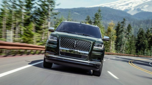 Restyled Lincoln Navigator debuted in the U.S.