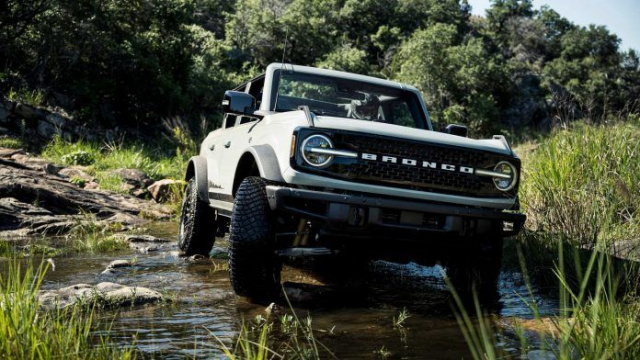 Ford won't make pickup truck with Bronco base 