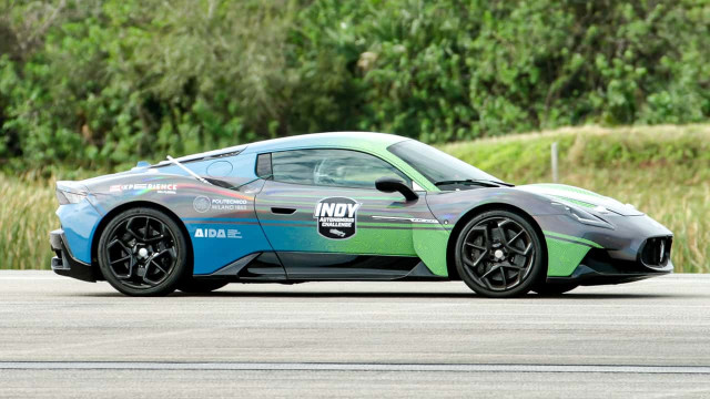 Maserati MC20 Reaches 197 MPH Autonomously, Breaking Speed Records