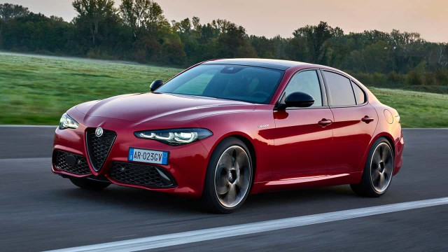 Alfa Romeo Giulia to Retain Combustion Engines in Upcoming Models