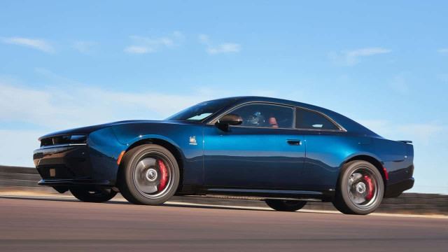 Dodge to Phase Out Base Charger EV by 2026, Leaving Scat Pack as Sole Option