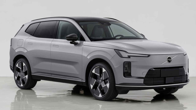 Volvo Transforms XC70 from Wagon to SUV with Hybrid Innovation