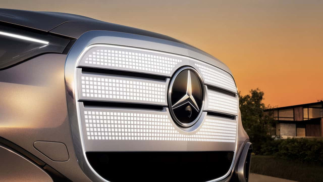 Mercedes Unveils Distinctive 'Pixelated' Front Grille to Enhance EV Lineup