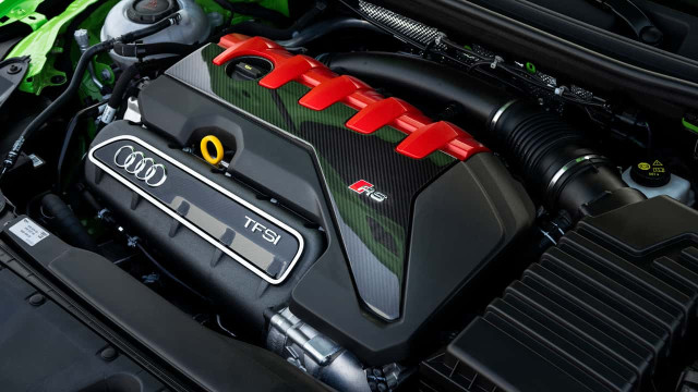 Volkswagen Set to Equip Golf R with Enhanced Five-Cylinder Powerplant