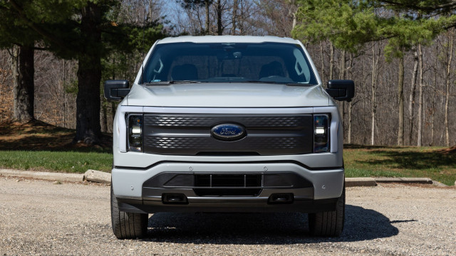 Ford Shifts Gears: The Pure Electric F-150 Lightning Ends, Replaced by a 700-Mile Hybrid Model