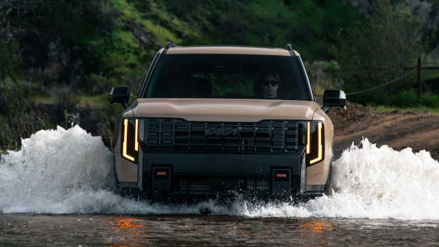 Kia Telluride Surpasses Bronco and Defender in Water Fording Capability