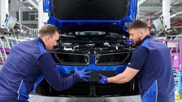 BMW Begins Building the i3 Sedan in Munich