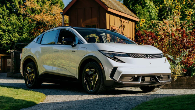 Mitsubishi Eclipse Sportback costs 8000 dollars more than platform sibling Nissan Leaf