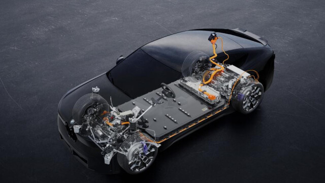 BMW Unveiled the Neue Klasse iX4 Coupe SUV Topped by a 612-HP M60 Variant