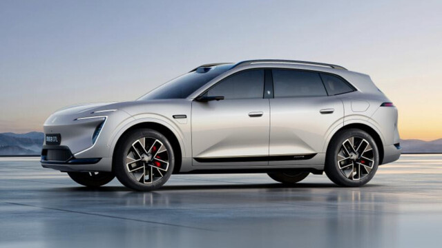 Avatr 07L Electric Crossover With Up to 968 HP Launches in Belarus