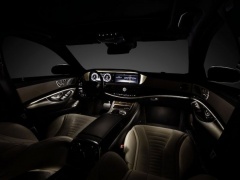 The interior of the Mercedes S-class model of 2014 was shown