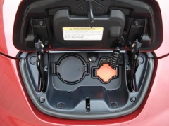 Nissan Leaf Can Provide Power for You pic #2191