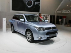 Battery Shortage Issue of Outlander PHEV by Mitsubishi pic #2420