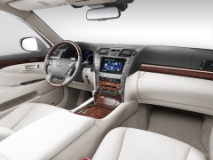 2013 Lexus LS Leads J.D. Power Initial Quality Study pic #497