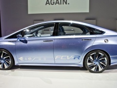Toyota Will Release Production Fuel Cell Model at 2013 Tokyo Auto Show pic #624