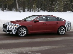 Leaked Photos of 2015 Jaguar XJ in Almost Full Attire pic #3015
