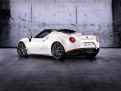 Alfa Romeo 4C Coupe Officially with New Head Lamps pic #3039