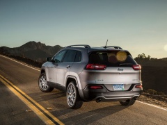 Jeep Cherokee will preserve its Design in Refresh pic #4512
