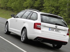 4-Wheel Drive and DSG Automatic for Skoda Octavia RS TDI pic #4689