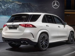 Mercedes-Benz declassified a new generation of GLE In Paris