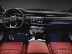 Audi SQ8: sports coupe with a crossover view