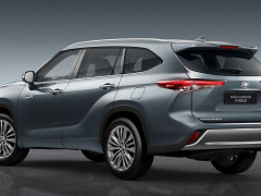Toyota Highlander of the new generation appeared in all its glory