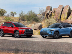 2026 Toyota Corolla Cross Debuts With Refreshed Styling and a 10.5-Inch Screen pic #10002