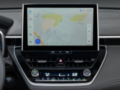 2026 Toyota Corolla Cross Debuts With Refreshed Styling and a 10.5-Inch Screen pic #10004