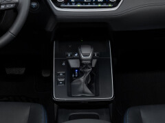 2026 Toyota Corolla Cross Debuts With Refreshed Styling and a 10.5-Inch Screen pic #10005