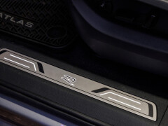 Redesigned 2027 Volkswagen Atlas interior gains 15-inch touchscreen and massaging seats pic #10120