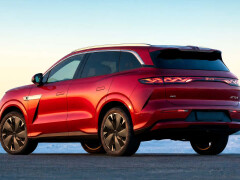 Seven-Seat BYD Atto 8 Electric SUV Recharges To 97 Percent In Nine Minutes pic #10148