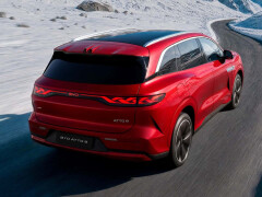 Seven-Seat BYD Atto 8 Electric SUV Recharges To 97 Percent In Nine Minutes pic #10152