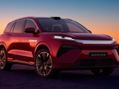 Seven-Seat BYD Atto 8 Electric SUV Recharges To 97 Percent In Nine Minutes pic #10153
