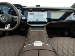 Refreshed 2027 Mercedes-Benz S580 Tested With New 530-HP Flat-Plane V-8 pic #10308