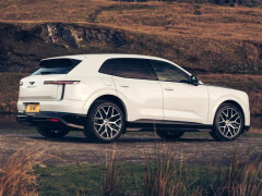 Bentley Torcal Electric SUV Debuts in 888-HP First Edition Specification pic #10517