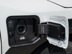 2027 Kia EV3 GT-Line AWD Delivers 5.6-Second 0–60 MPH Time and 236-Mile Highway Range in First Test pic #10679